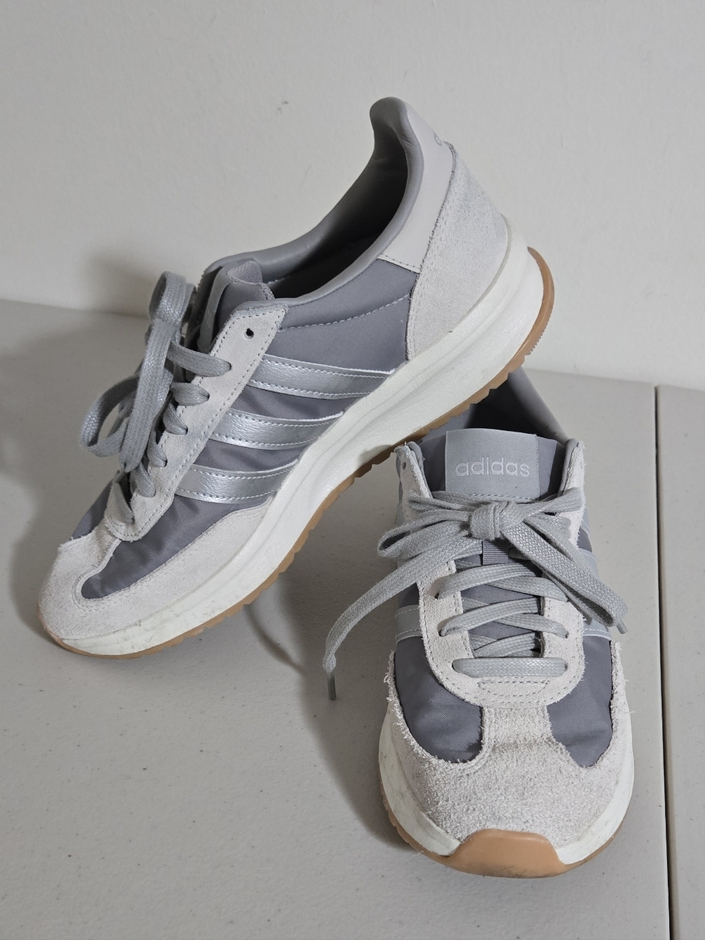 Adidas Cloud Foam Light Grey Suede & Nylon Low-Top Sneakers Size 8.5